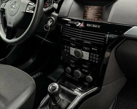 Черный Опель Астра, объемом двигателя 1.6 л и пробегом 152 тыс. км за 7200 $, фото 49 на Automoto.ua