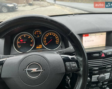 Черный Опель Астра, объемом двигателя 1.7 л и пробегом 264 тыс. км за 5799 $, фото 64 на Automoto.ua