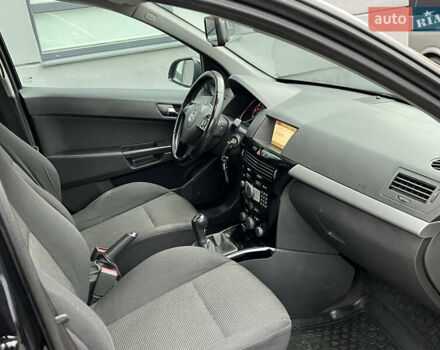 Черный Опель Астра, объемом двигателя 1.7 л и пробегом 264 тыс. км за 5799 $, фото 52 на Automoto.ua