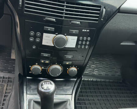 Черный Опель Астра, объемом двигателя 1.69 л и пробегом 242 тыс. км за 6200 $, фото 20 на Automoto.ua