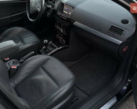 Черный Опель Астра, объемом двигателя 1.6 л и пробегом 205 тыс. км за 6150 $, фото 44 на Automoto.ua