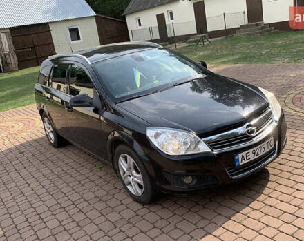 Черный Опель Астра, объемом двигателя 1.7 л и пробегом 240 тыс. км за 5600 $, фото 1 на Automoto.ua