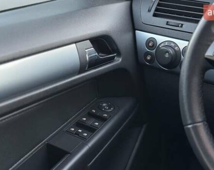 Черный Опель Астра, объемом двигателя 1.6 л и пробегом 205 тыс. км за 6150 $, фото 17 на Automoto.ua