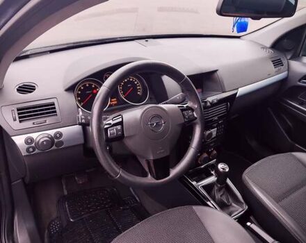 Черный Опель Астра, объемом двигателя 1.6 л и пробегом 172 тыс. км за 5350 $, фото 22 на Automoto.ua