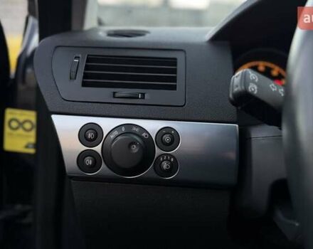 Черный Опель Астра, объемом двигателя 1.6 л и пробегом 205 тыс. км за 6150 $, фото 25 на Automoto.ua