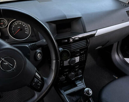 Опель Астра 2010 в Полтаве на Automoto.ua Черный Опель Астра, объемом двигателя 1.6 л и пробегом 260 тыс. км за 6500 $, фото 26 на Automoto.ua