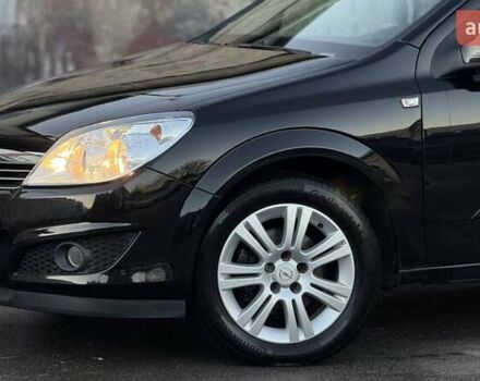 Черный Опель Астра, объемом двигателя 1.6 л и пробегом 205 тыс. км за 6150 $, фото 3 на Automoto.ua