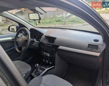 Опель Астра 2010 в Полтаве на Automoto.ua Черный Опель Астра, объемом двигателя 1.6 л и пробегом 226 тыс. км за 5600 $, фото 11 на Automoto.ua