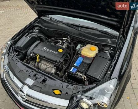 Черный Опель Астра, объемом двигателя 1.6 л и пробегом 152 тыс. км за 7200 $, фото 64 на Automoto.ua