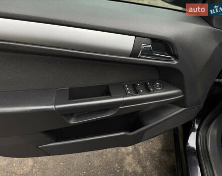 Черный Опель Астра, объемом двигателя 1.6 л и пробегом 228 тыс. км за 5750 $, фото 12 на Automoto.ua