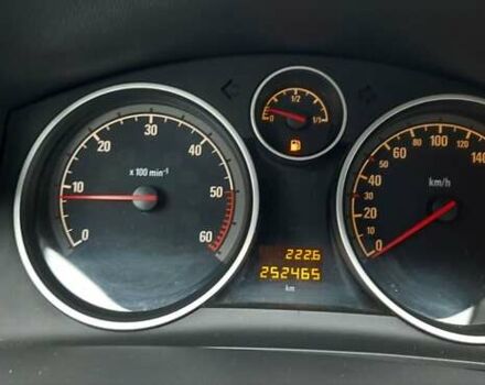 Черный Опель Астра, объемом двигателя 1.69 л и пробегом 252 тыс. км за 5600 $, фото 7 на Automoto.ua