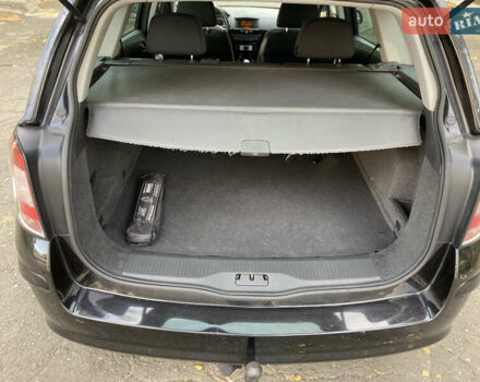 Черный Опель Астра, объемом двигателя 1.6 л и пробегом 200 тыс. км за 6400 $, фото 25 на Automoto.ua