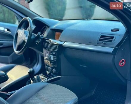 Черный Опель Астра, объемом двигателя 1.9 л и пробегом 310 тыс. км за 5500 $, фото 37 на Automoto.ua
