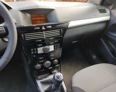 Черный Опель Астра, объемом двигателя 1.4 л и пробегом 215 тыс. км за 5900 $, фото 20 на Automoto.ua