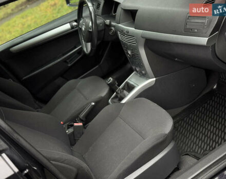 Черный Опель Астра, объемом двигателя 1.6 л и пробегом 228 тыс. км за 5750 $, фото 22 на Automoto.ua