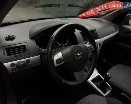 Черный Опель Астра, объемом двигателя 1.6 л и пробегом 228 тыс. км за 5750 $, фото 13 на Automoto.ua