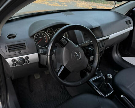 Опель Астра 2010 в Полтаве на Automoto.ua Черный Опель Астра, объемом двигателя 1.6 л и пробегом 260 тыс. км за 6500 $, фото 25 на Automoto.ua