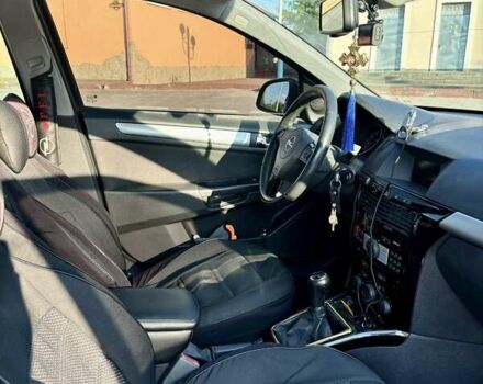 Черный Опель Астра, объемом двигателя 1.8 л и пробегом 255 тыс. км за 6100 $, фото 1 на Automoto.ua