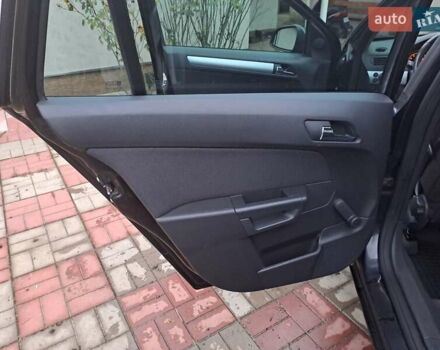 Черный Опель Астра, объемом двигателя 1.6 л и пробегом 209 тыс. км за 5800 $, фото 18 на Automoto.ua