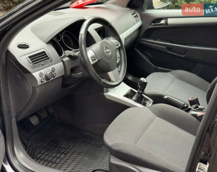 Черный Опель Астра, объемом двигателя 1.6 л и пробегом 228 тыс. км за 5750 $, фото 14 на Automoto.ua