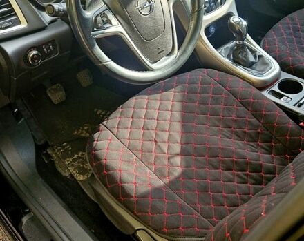 Опель Астра 2011 у Харкові на Automoto.ua Чорний Опель Астра, об'ємом двигуна 1.6 л та пробігом 259 тис. км за 6850 $, фото 7 на Automoto.ua