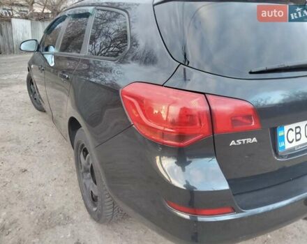 Черный Опель Астра, объемом двигателя 1.7 л и пробегом 270 тыс. км за 7000 $, фото 3 на Automoto.ua