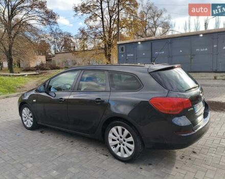 Черный Опель Астра, объемом двигателя 1.7 л и пробегом 238 тыс. км за 6000 $, фото 2 на Automoto.ua