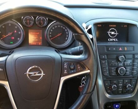 Черный Опель Астра, объемом двигателя 1.7 л и пробегом 217 тыс. км за 7900 $, фото 7 на Automoto.ua