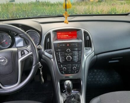 Черный Опель Астра, объемом двигателя 1.7 л и пробегом 340 тыс. км за 6900 $, фото 4 на Automoto.ua