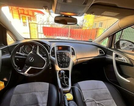 Черный Опель Астра, объемом двигателя 1.7 л и пробегом 252 тыс. км за 6850 $, фото 6 на Automoto.ua