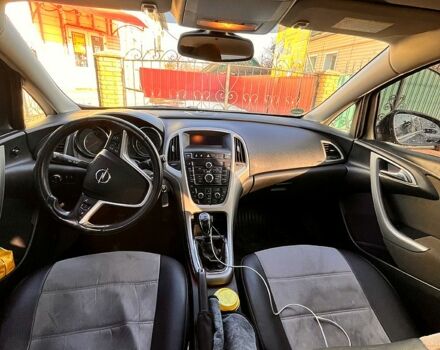 Черный Опель Астра, объемом двигателя 1.7 л и пробегом 252 тыс. км за 7000 $, фото 5 на Automoto.ua