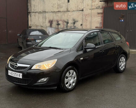 Черный Опель Астра, объемом двигателя 1.4 л и пробегом 225 тыс. км за 6350 $, фото 6 на Automoto.ua