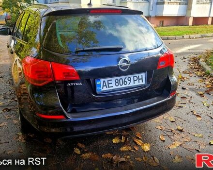 Опель Астра 2011 у Харкові на Automoto.ua Чорний Опель Астра, об'ємом двигуна 1.6 л та пробігом 259 тис. км за 6850 $, фото 6 на Automoto.ua