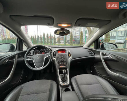 Черный Опель Астра, объемом двигателя 2 л и пробегом 247 тыс. км за 7350 $, фото 8 на Automoto.ua
