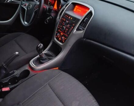 Черный Опель Астра, объемом двигателя 1.25 л и пробегом 368 тыс. км за 3700 $, фото 5 на Automoto.ua