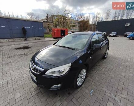 Черный Опель Астра, объемом двигателя 1.7 л и пробегом 238 тыс. км за 6000 $, фото 5 на Automoto.ua