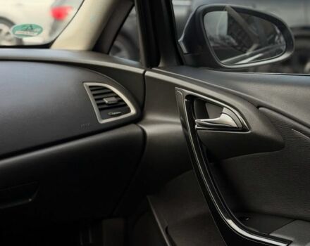 Черный Опель Астра, объемом двигателя 1.7 л и пробегом 212 тыс. км за 7000 $, фото 17 на Automoto.ua