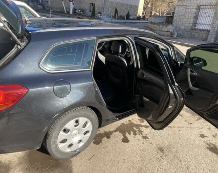 Черный Опель Астра, объемом двигателя 1.7 л и пробегом 260 тыс. км за 7500 $, фото 9 на Automoto.ua