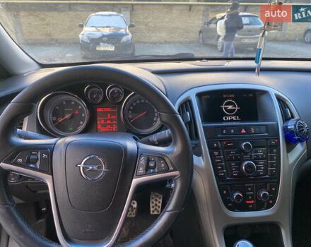 Черный Опель Астра, объемом двигателя 1.7 л и пробегом 260 тыс. км за 7500 $, фото 11 на Automoto.ua