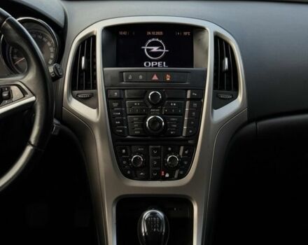 Черный Опель Астра, объемом двигателя 1.7 л и пробегом 212 тыс. км за 7000 $, фото 14 на Automoto.ua