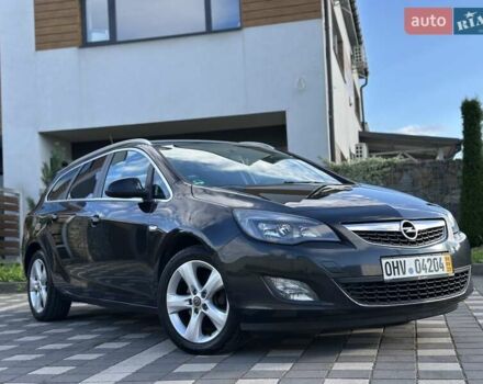 Черный Опель Астра, объемом двигателя 1.7 л и пробегом 221 тыс. км за 7799 $, фото 4 на Automoto.ua
