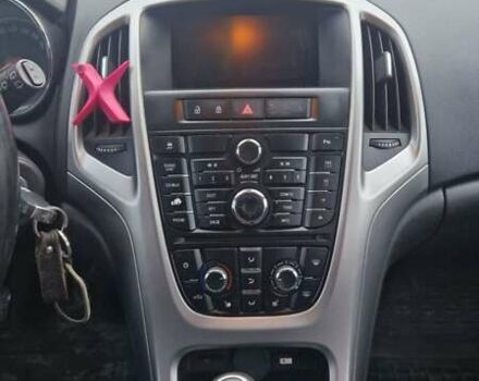 Черный Опель Астра, объемом двигателя 1.7 л и пробегом 200 тыс. км за 7200 $, фото 10 на Automoto.ua