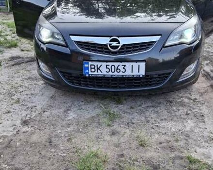 Черный Опель Астра, объемом двигателя 1.96 л и пробегом 241 тыс. км за 7300 $, фото 4 на Automoto.ua