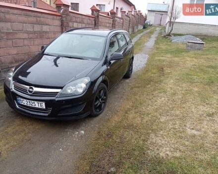 Черный Опель Астра, объемом двигателя 1.69 л и пробегом 260 тыс. км за 5600 $, фото 6 на Automoto.ua