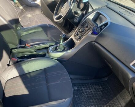 Черный Опель Астра, объемом двигателя 1.7 л и пробегом 260 тыс. км за 7500 $, фото 7 на Automoto.ua