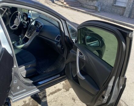 Черный Опель Астра, объемом двигателя 1.7 л и пробегом 260 тыс. км за 7500 $, фото 8 на Automoto.ua