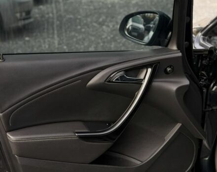 Черный Опель Астра, объемом двигателя 1.7 л и пробегом 212 тыс. км за 7000 $, фото 7 на Automoto.ua