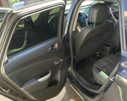 Черный Опель Астра, объемом двигателя 1.7 л и пробегом 260 тыс. км за 7500 $, фото 12 на Automoto.ua