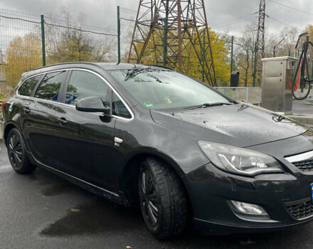 Черный Опель Астра, объемом двигателя 1.7 л и пробегом 275 тыс. км за 7400 $, фото 18 на Automoto.ua