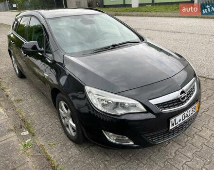 Черный Опель Астра, объемом двигателя 1.6 л и пробегом 220 тыс. км за 6700 $, фото 3 на Automoto.ua